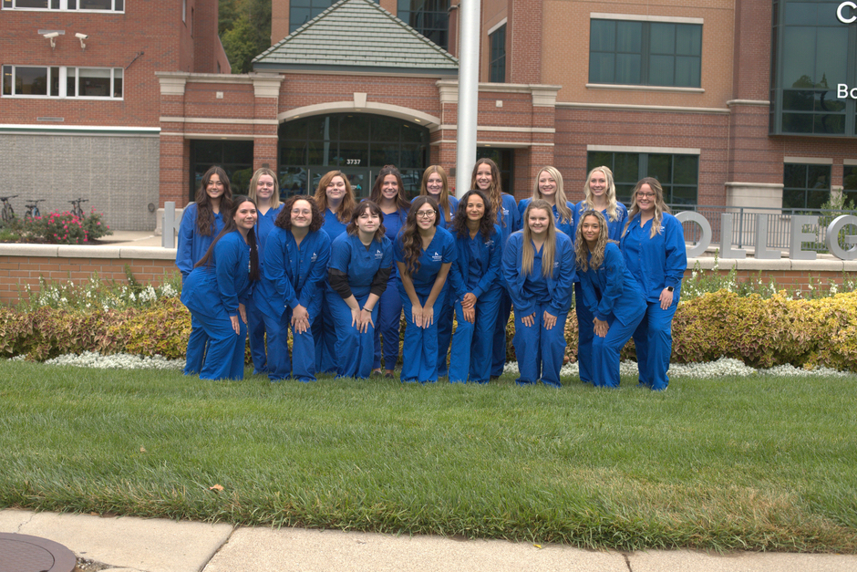 One of Kettering College's Sonography cohorts standing in front of campus.