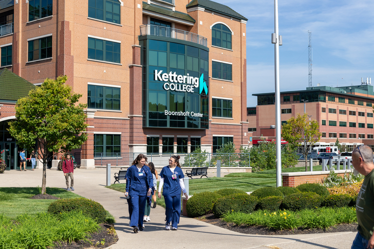 Kettering College students on campus